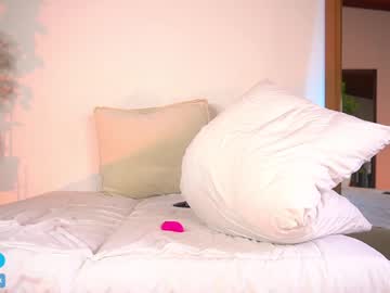 girl
        abiee__ cam image #1434902