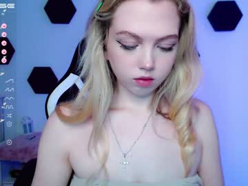 girl
        small_blondee cam image #680927