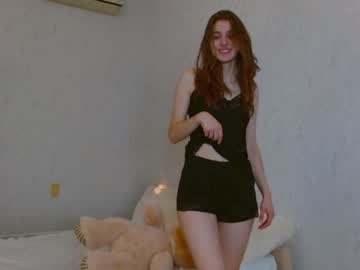 girl
        little_kitt1y_ cam image #1847661
