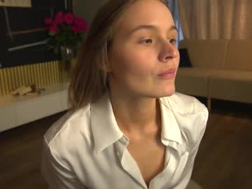 girl
        lisa_schiele cam image #4440491
