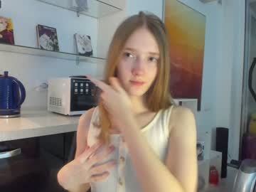 girl
        mysat cam image #2142261
