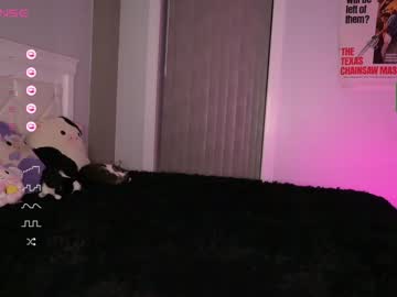 girl
        wiccakitty cam image #2129360