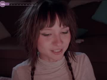 girl
        chaturbatable cam image #2736913