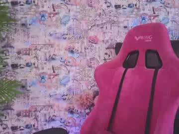 girl
        angelina_new cam image #2546486