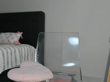 girl
        mazeekiin cam image #4571017