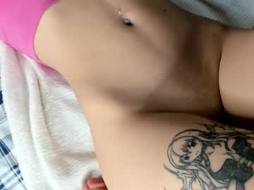 girl
        lil_angell_ cam image #229265
