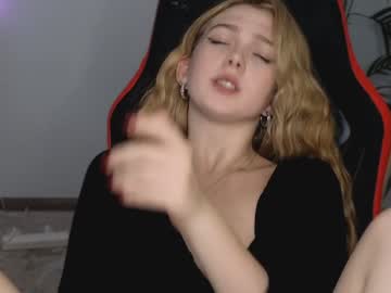 girl
        small_blondee cam image #3478173