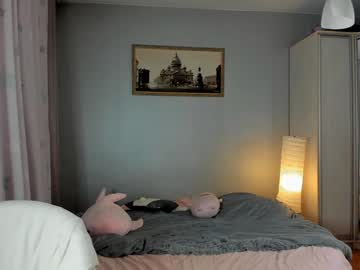 girl
        _mito_69 cam image #4494981