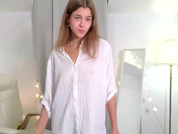 girl
        eli_sun cam image #1907839