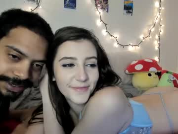 couple
        a_mariejuana69 cam image #2621738