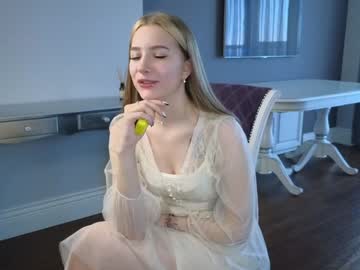 girl
        lorabowman cam image #3687256