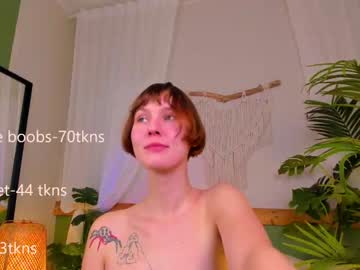 girl
        lexymoon_ cam image #128824