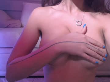 girl
        sarasuo cam image #1371586