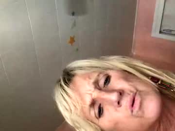 girl
        lickysticky69777 cam image #1036837