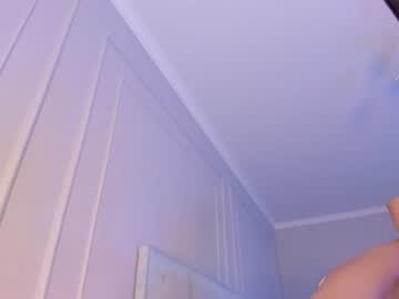 girl
        aerri_lee cam image #186295