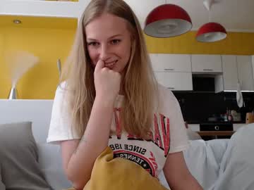 girl
        magic_couple13 cam image #1213102