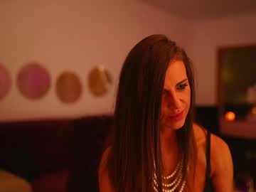 girl
        gloria_longoria cam image #3447842