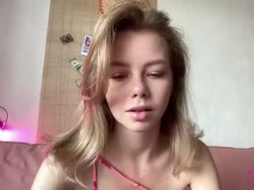 girl
        elli_harmon cam image #1212823