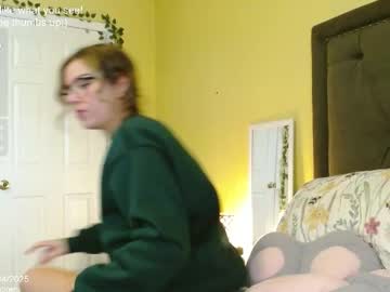 girl
        skybella_ cam image #4042744