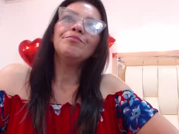 girl
        carol_miss_ cam image #2310519