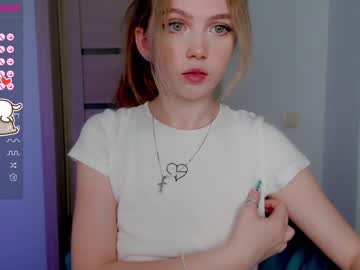 girl
        small_blondee cam image #198327