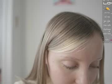 girl
        pureangeldolores cam image #2079297