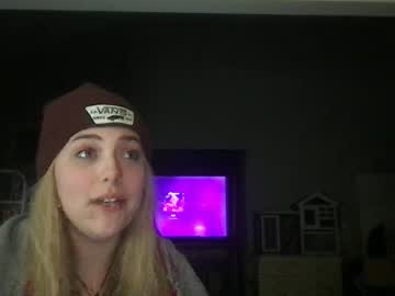couple
        snowxbunny1228 cam image #2411967