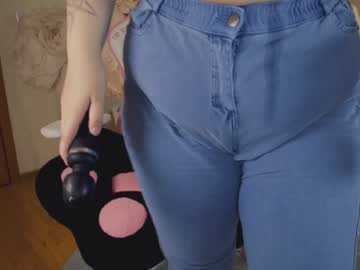 girl
        chery_lady22 cam image #3620211