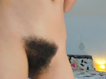 girl
        bush_woman cam image #2914402