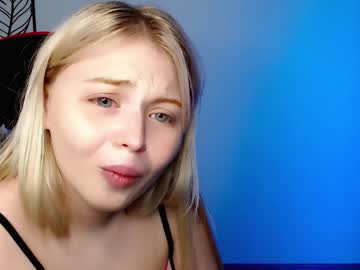 girl
        shy_blondiee cam image #617004