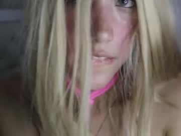 girl
        wendy_daniela cam image #2339184
