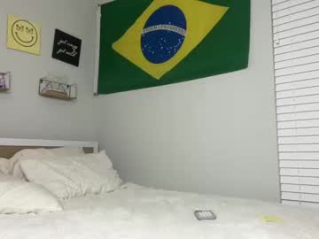 girl
        lovecayaxo cam image #2292994