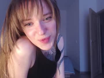 girl
        esther_estrie cam image #2289953