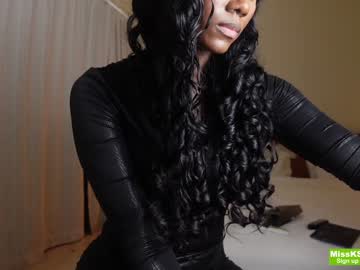girl
        missksavage cam image #1596990