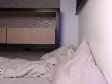 girl
        latinella cam image #2868081