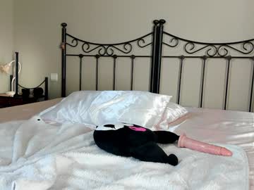 girl
        mazeekiin cam image #3909265