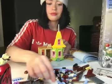 girl
        littlesugarpea cam image #2095740