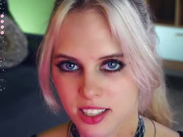 girl
        audreycarvin cam image #3315668