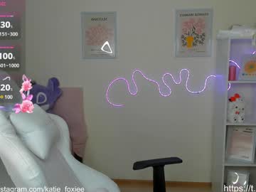 girl
        katiefoxie cam image #3916285
