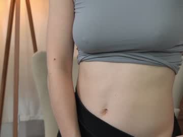 girl
        refined_style cam image #3669320