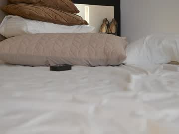 girl
        fazeyj cam image #3859310