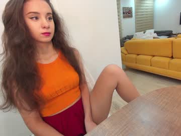 girl
        ehotlovea cam image #59144