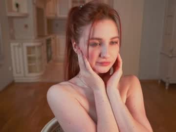 girl
        lynnalltop cam image #3706855