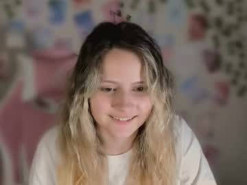 girl
        amelienjames cam image #3340633