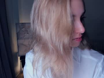 girl
        love_lovess cam image #1377241