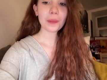 girl
        sleepycode002 cam image #3748666