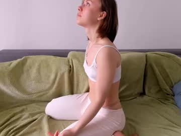 girl
        elannand cam image #4616113