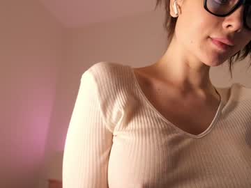 girl
        sae__ cam image #256462