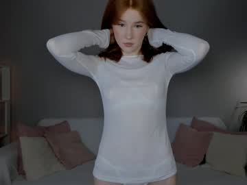 girl
        leahsthetics cam image #4227156