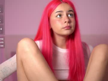 girl
        honeyyykate cam image #3583496